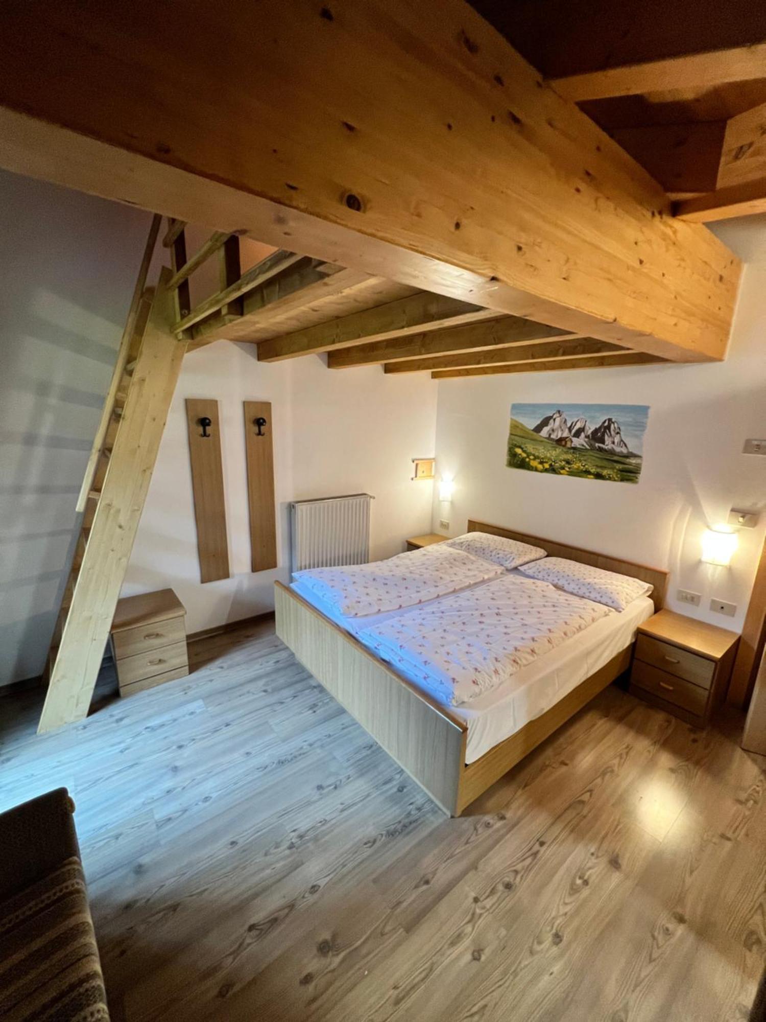 Garni Eden Bed And Breakfast Soraga Luaran gambar